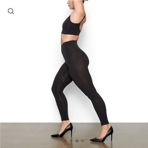 SKIMS Leggings size L/XL (please read full description)